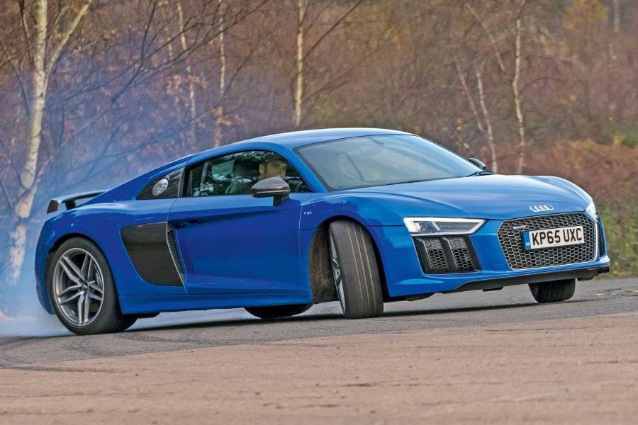  Audi R8 V10 Plus 2015 года  (UK) (фото 2 из 31)
